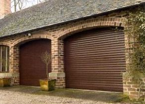 Picture of Aluroll Automatic Insulated roller shutter garage doors in Rosewood